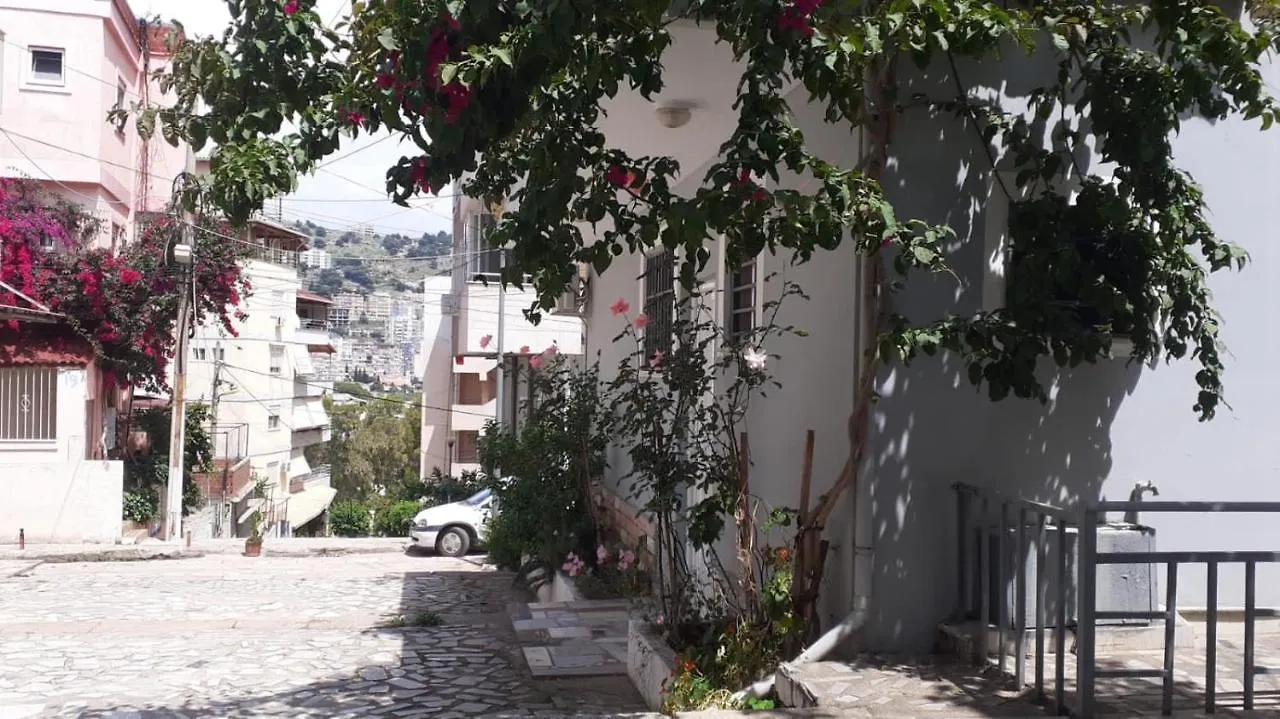 Olti'S Beach House Sarande 0*,  Albania